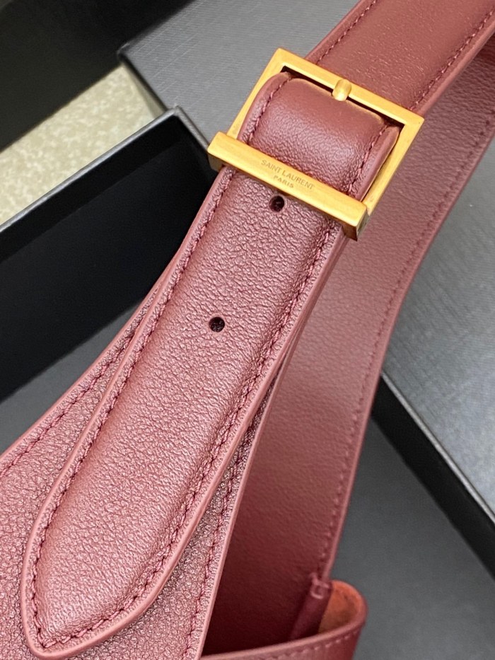 Handbags SAINT LAURENT 713938 size 22x22x10 cm