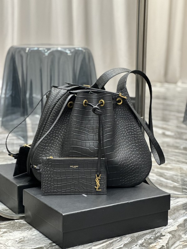 Handbags SAINT LAURENT 697941 size 44×33×2.5 cm