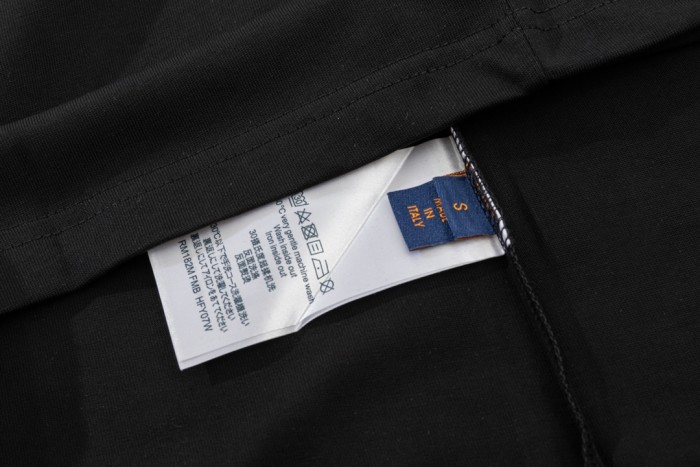 Clothes Louis Vuitton 470