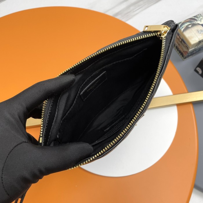 Handbags SAINT LAURENT 379039 size 24×17.5×1.5 cm