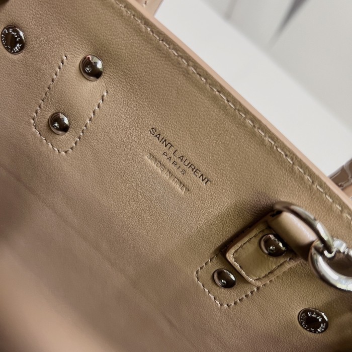 Handbags SAINT LAURENT 392035 size 21*15*10 cm