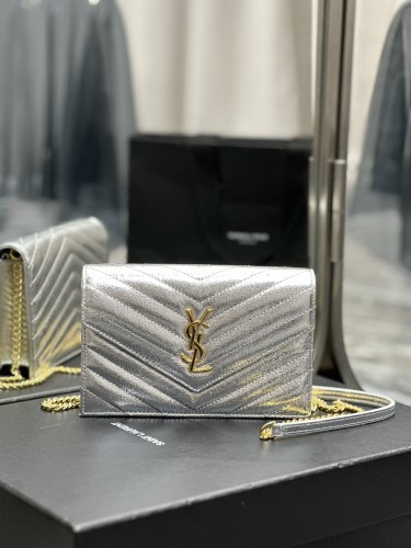 Handbags SAINT LAURENT 393953 size 19x11.5x4 cm