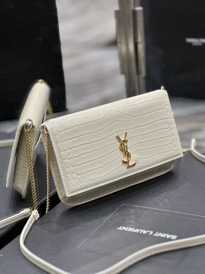 Handbags SAINT LAURENT 635095 size 18x11x2 cm