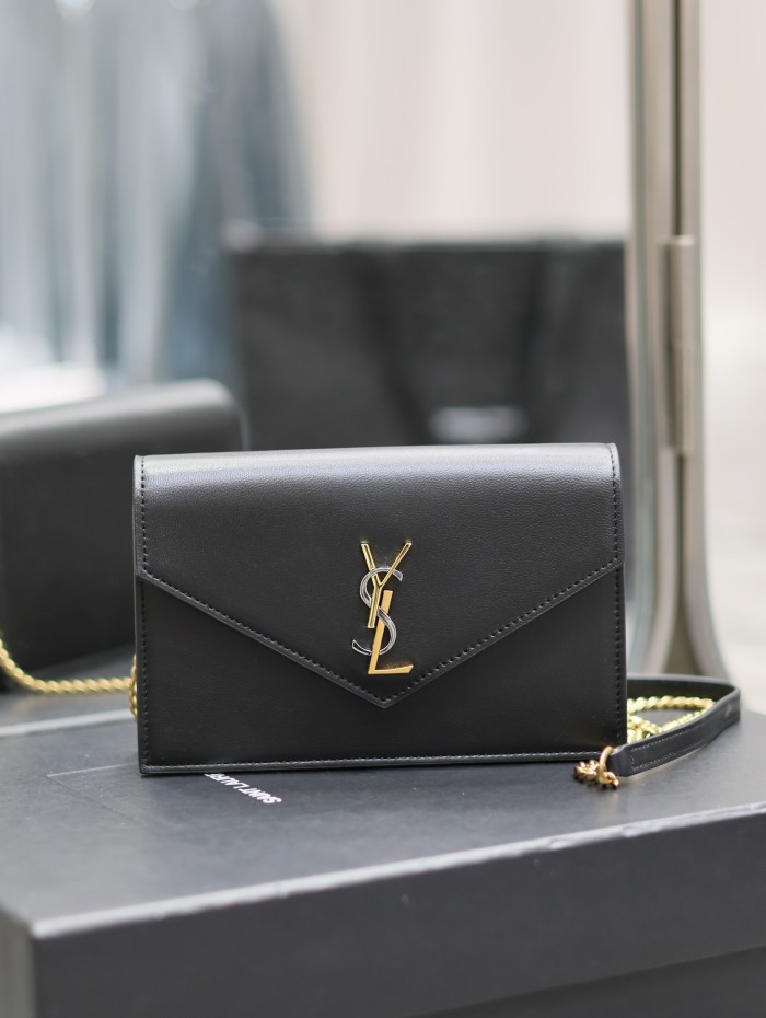 Handbags SAINT LAURENT 393953 size 19x11.5x4 cm
