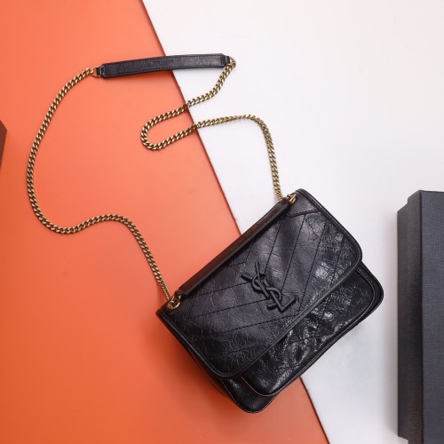 Handbags SAINT LAURENT 533037 size 22x16.5x12 cm