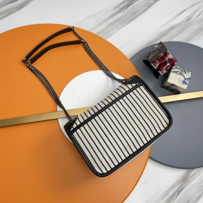 Handbags SAINT LAURENT 533037 size 22×16.5×12 cm