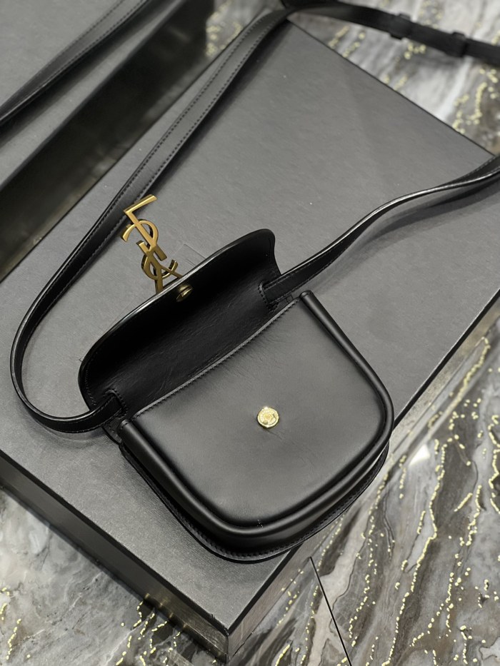 Handbags SAINT LAURENT 623097 size 15x14x4.5 cm