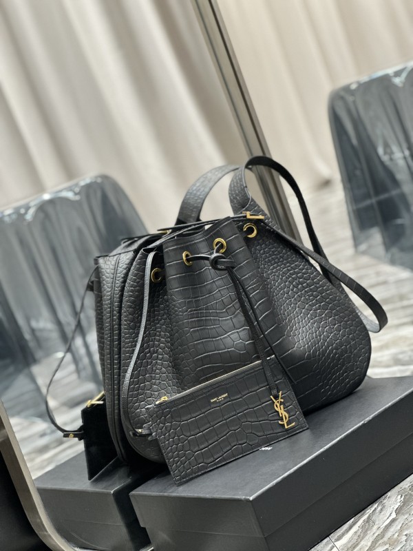 Handbags SAINT LAURENT 697941 size 44×33×2.5 cm