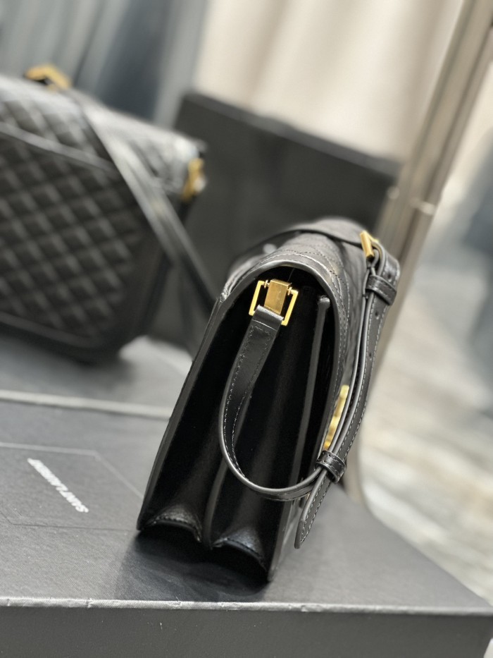 Handbags SAINT LAURENT 635025 size 22x18x5 cm