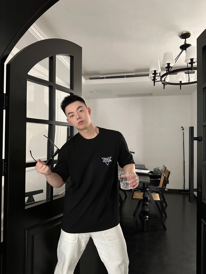 Clothes Louis Vuitton 493