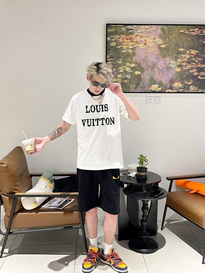 Clothes Louis Vuitton 530