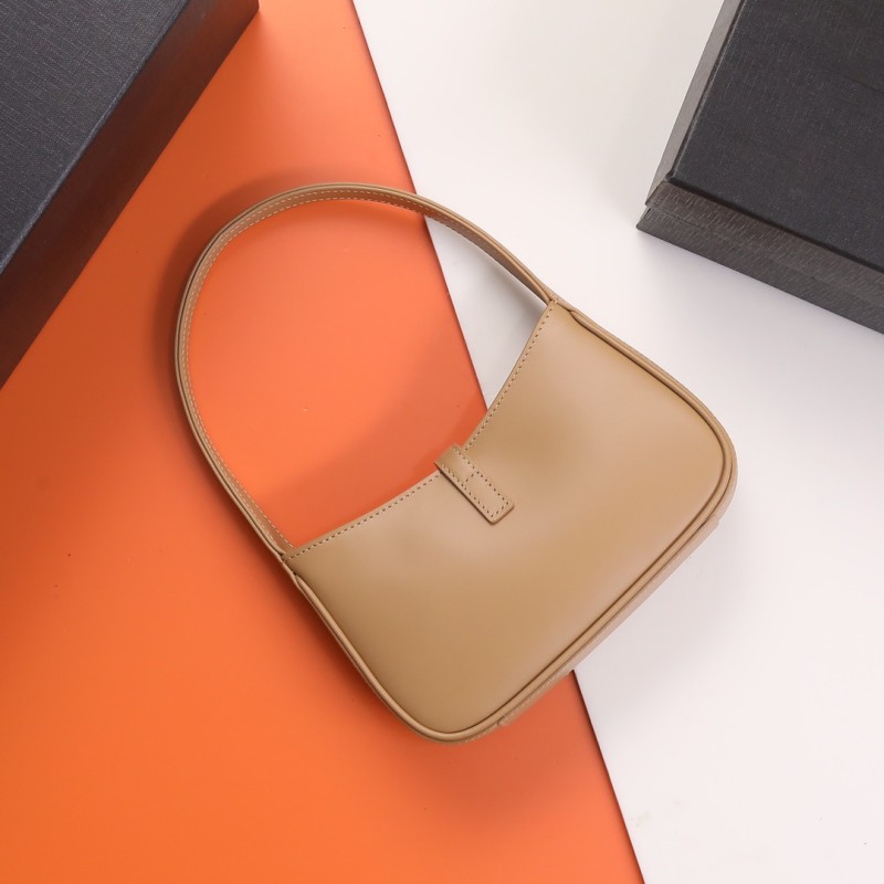 Handbags SAINT LAURENT 710318 size 19X11.5x4.5 cm