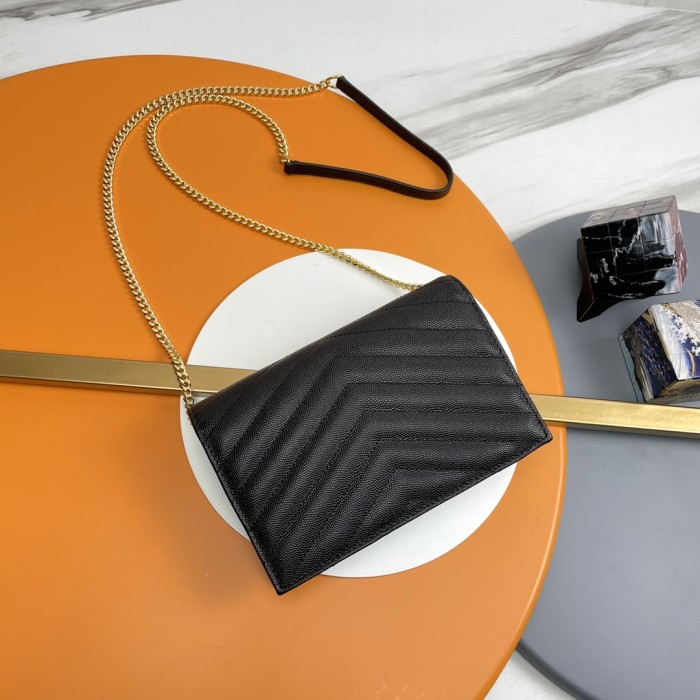 Handbags SAINT LAURENT 393953 size 19x11.5x4 cm