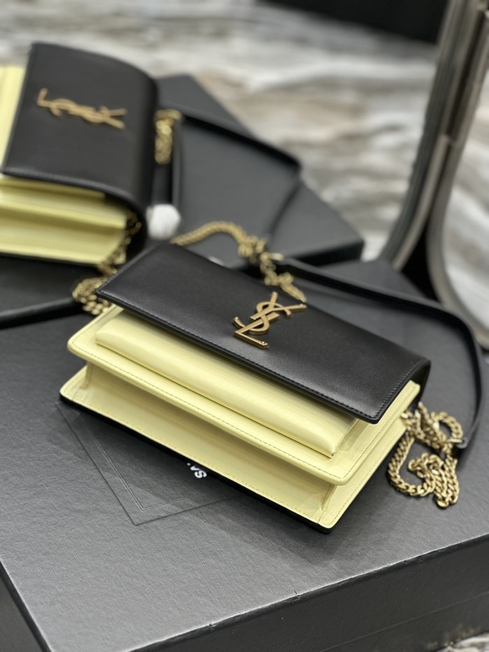 Handbags SAINT LAURENT 533026 size 19x14x5.5 cm