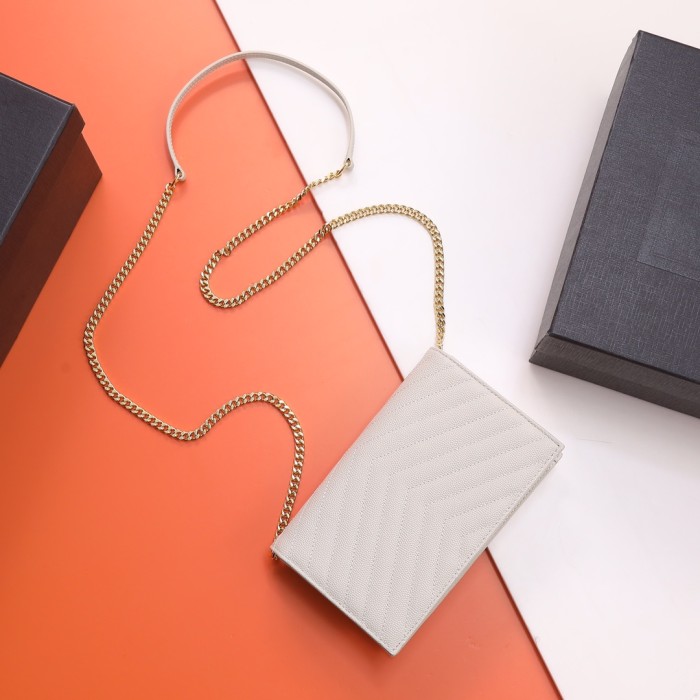 Handbags SAINT LAURENT 393953 size 19x11.5x4 cm