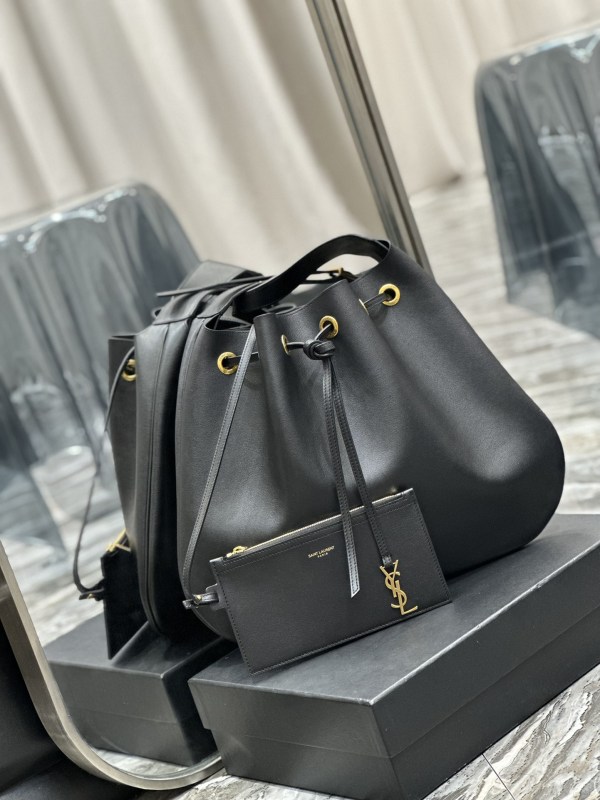 Handbags SAINT LAURENT 697941 size 44×33×2.5 cm