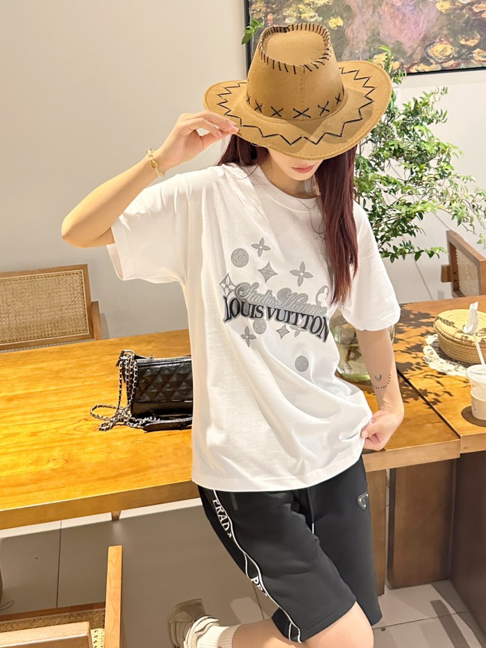 Clothes Louis Vuitton 469