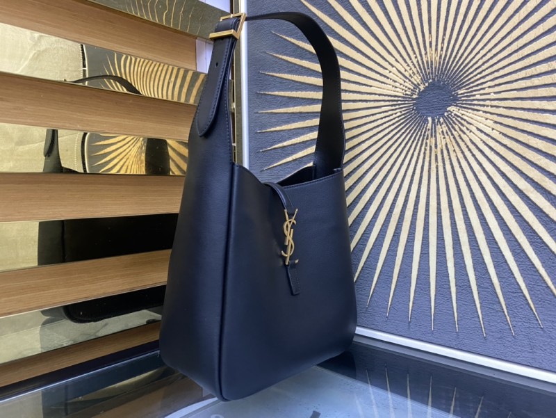 Handbags SAINT LAURENT 713938 size 24x24x10 cm