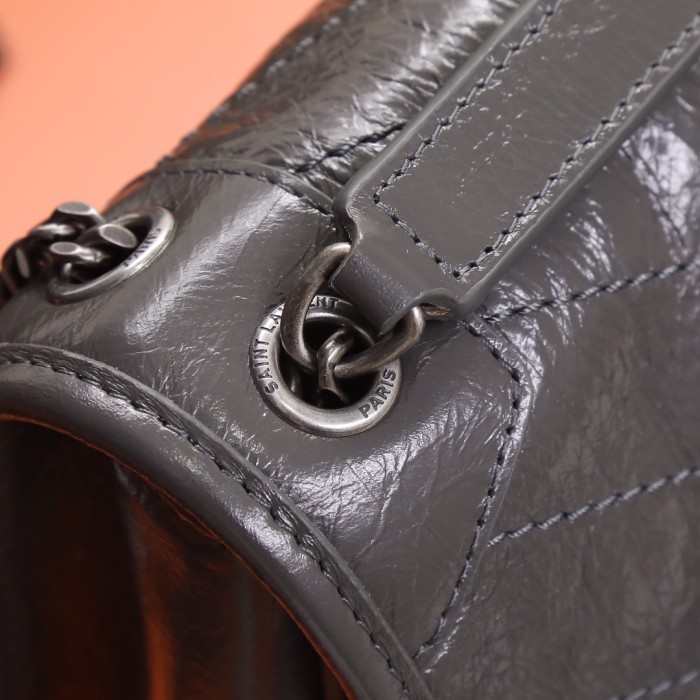 Handbags SAINT LAURENT 533037 size 22x16.5x12 cm