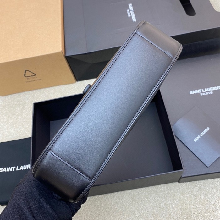 Handbags SAINT LAURENT 657228 size 24.5*14*6 cm