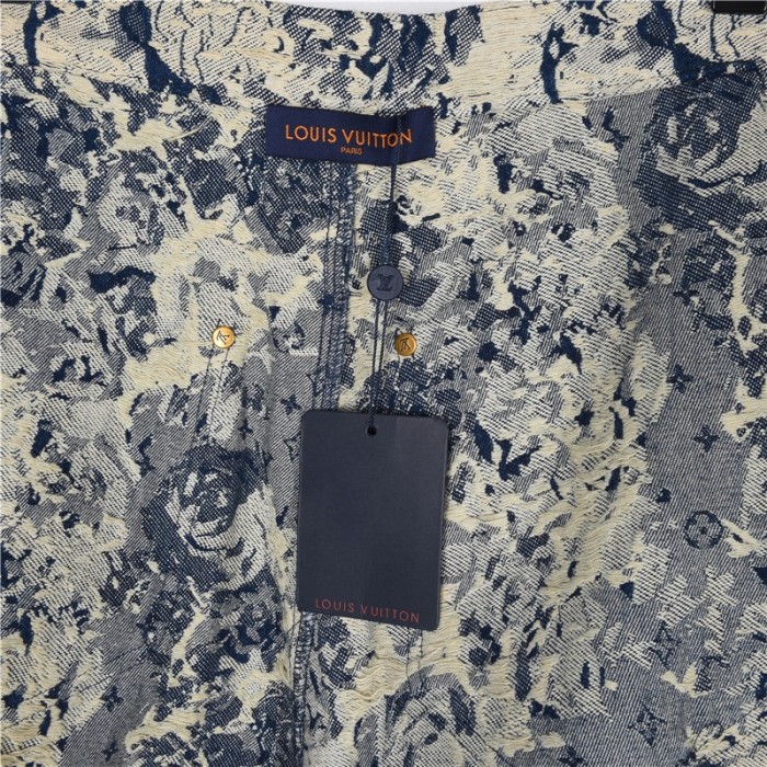 Clothes Louis Vuitton 520
