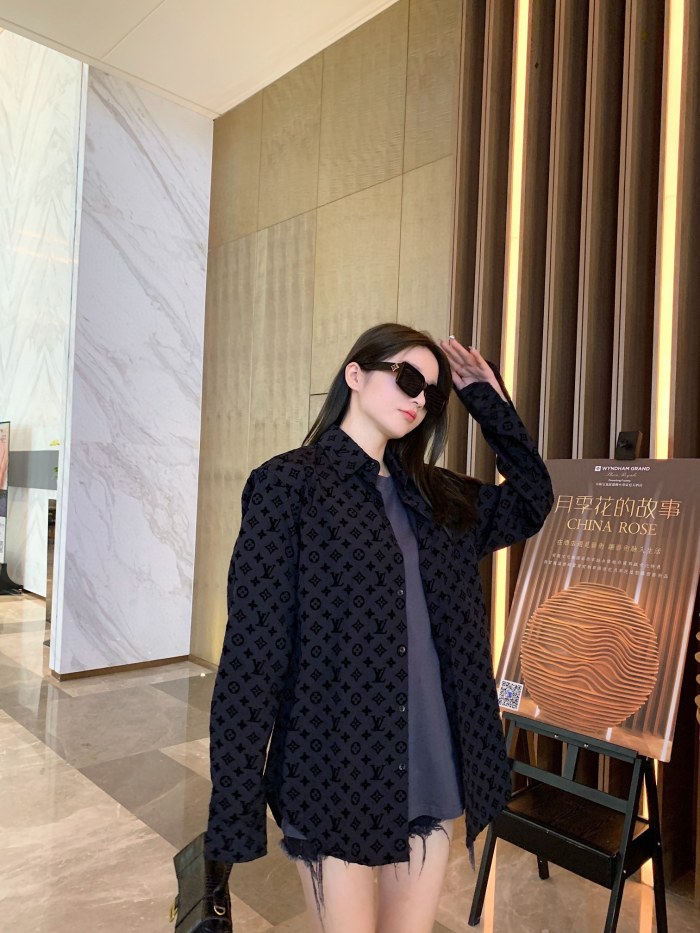 Clothes Louis Vuitton 159