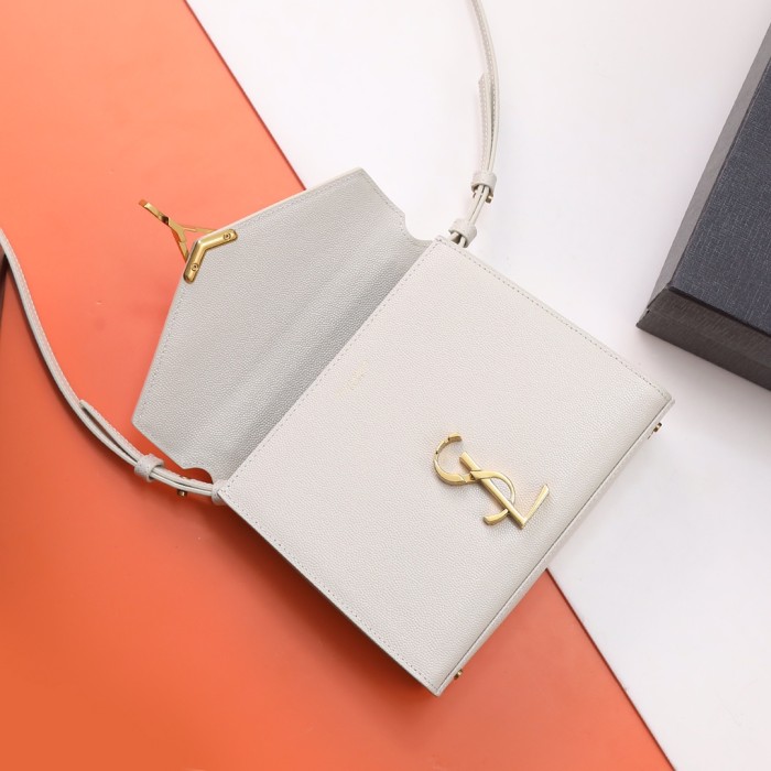 Handbags SAINT LAURENT 602716 size 20×16×7.5 cm