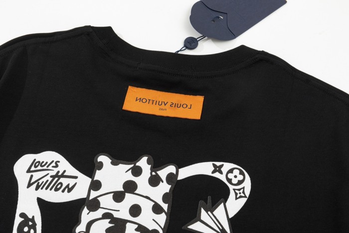 Clothes Louis Vuitton 470