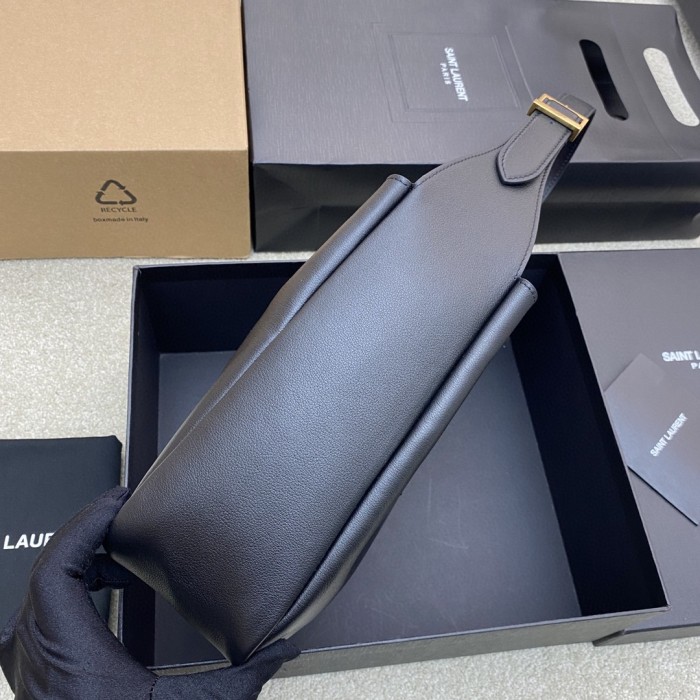 Handbags SAINT LAURENT 713938 size 22x22x10 cm