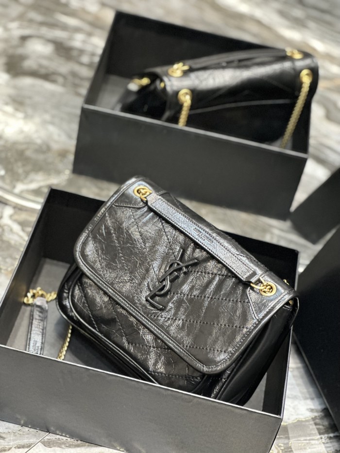 Handbags SAINT LAURENT 633151 size 22×16.5×12 cm