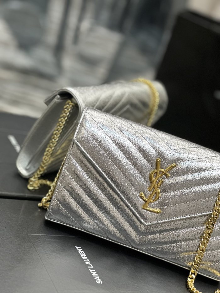 Handbags SAINT LAURENT 377828 size 22.5x14x4 cm