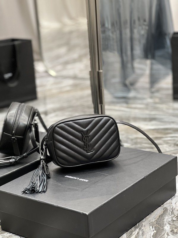 Handbags SAINT LAURENT 534817 size 15.5x10.5x5.5 cm