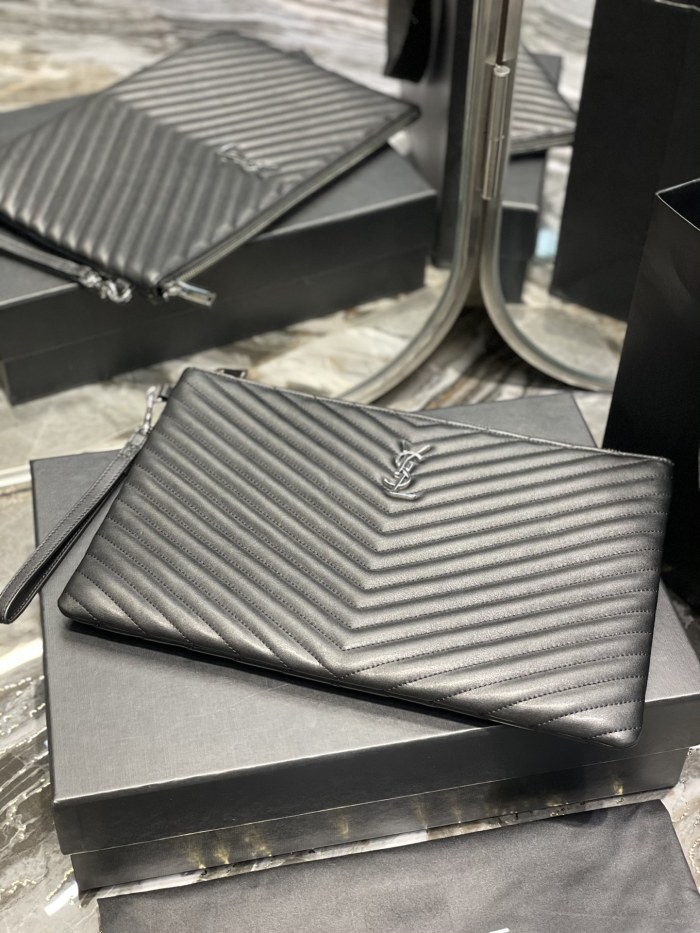 Handbags SAINT LAURENT 440222 size 36x24.5x2.5 cm