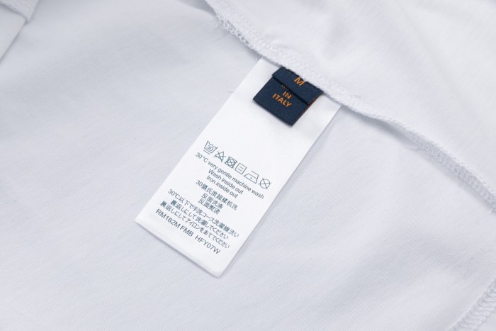 Clothes Louis Vuitton 537