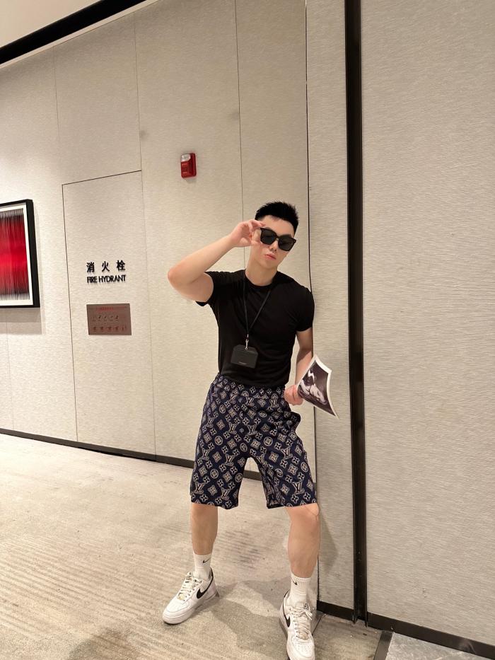 Clothes Louis Vuitton 554