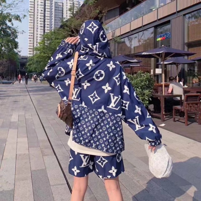 Clothes Louis Vuitton 545