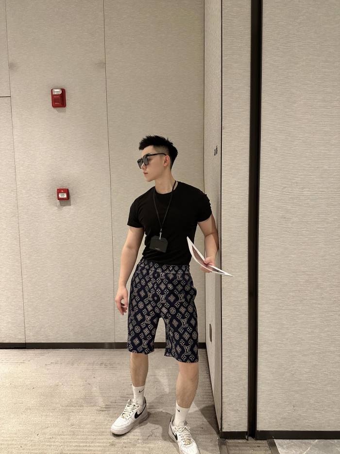 Clothes Louis Vuitton 554