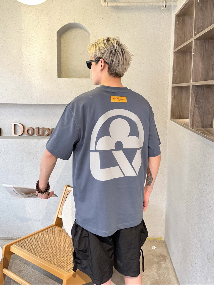 Clothes Louis Vuitton 563