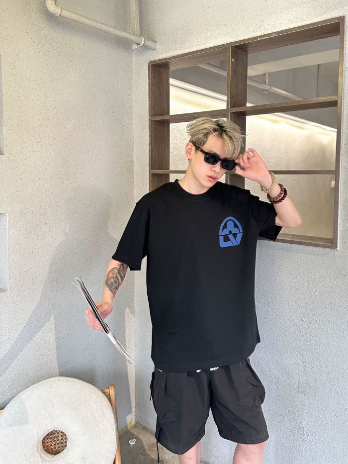 Clothes Louis Vuitton 561