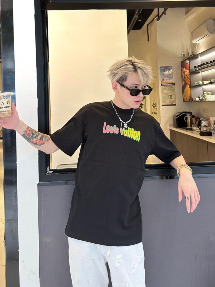 Clothes Louis Vuitton 557