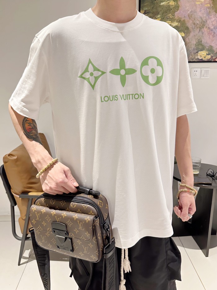 Clothes Louis Vuitton 560