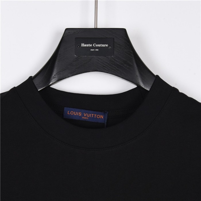 Clothes Louis Vuitton 557