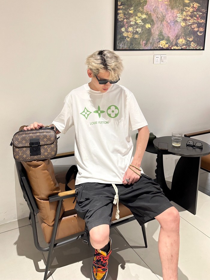 Clothes Louis Vuitton 560