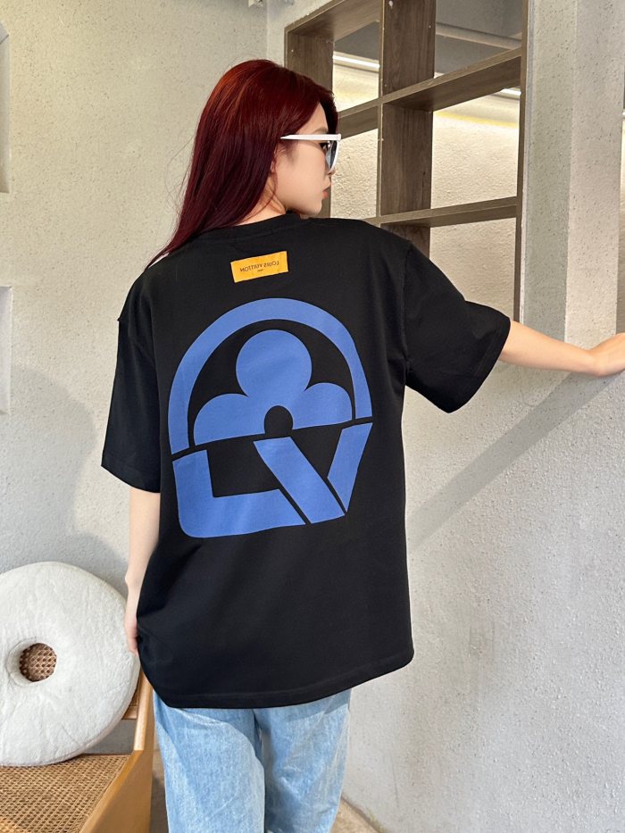 Clothes Louis Vuitton 561