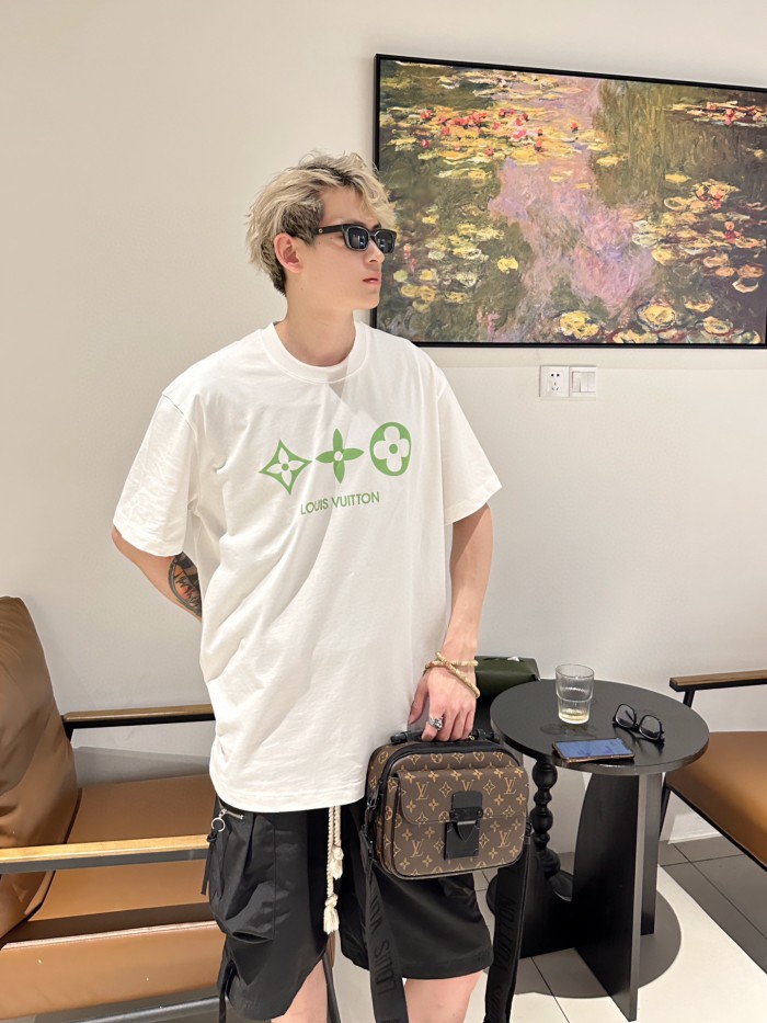 Clothes Louis Vuitton 560