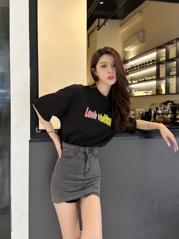 Clothes Louis Vuitton 557