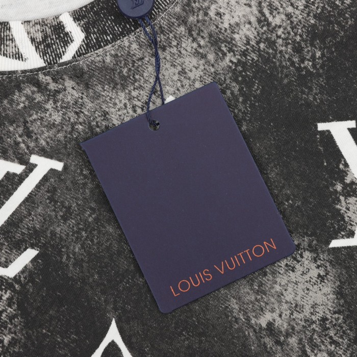 Clothes Louis Vuitton 575
