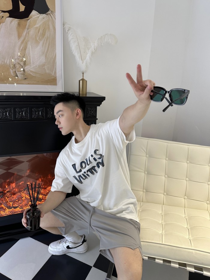 Clothes Louis Vuitton 569