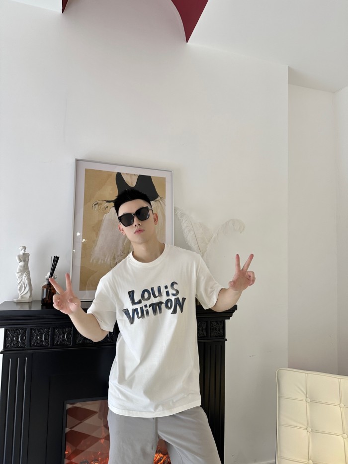 Clothes Louis Vuitton 569