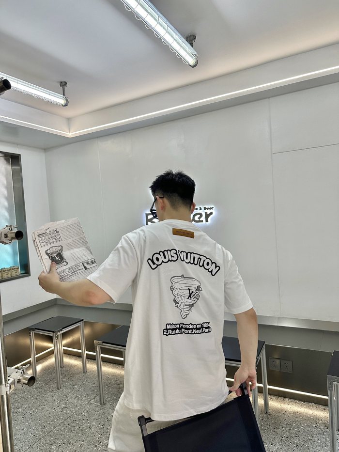 Clothes Louis Vuitton 570